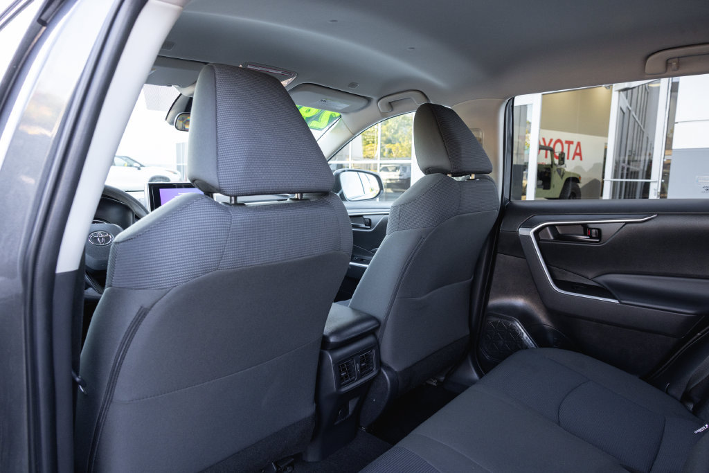 Certified 2023 Toyota RAV4 LE FWD image 23
