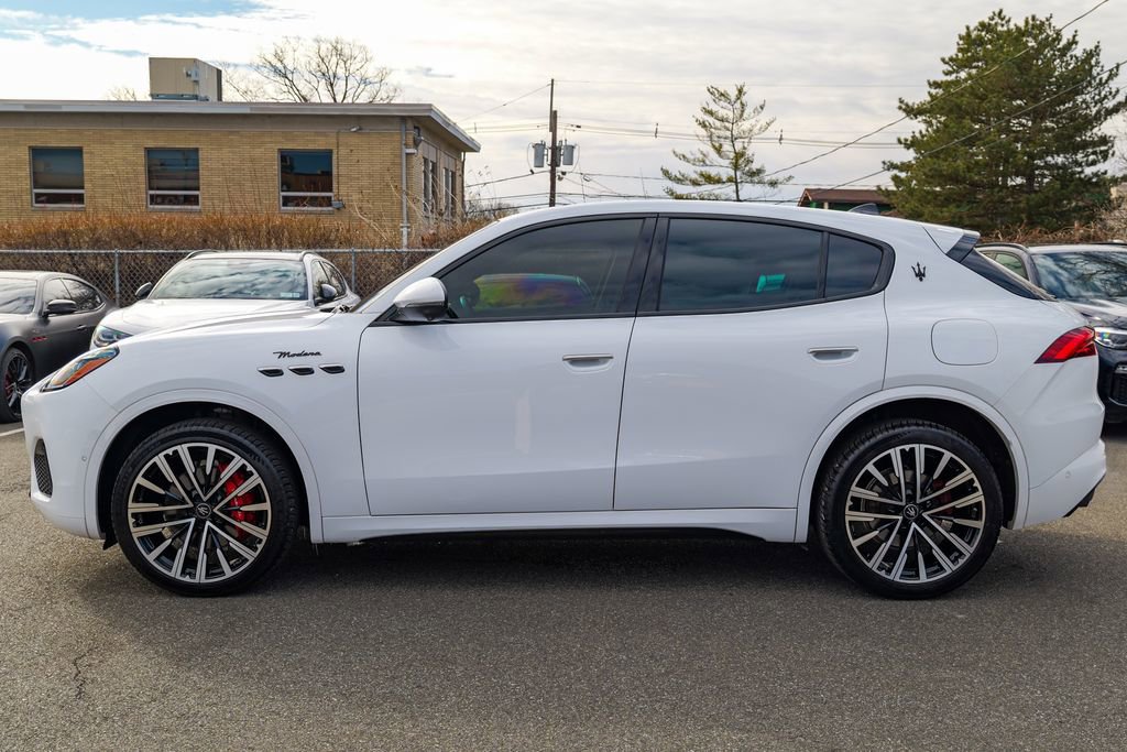 Certified 2023 Maserati Grecale Modena image 4