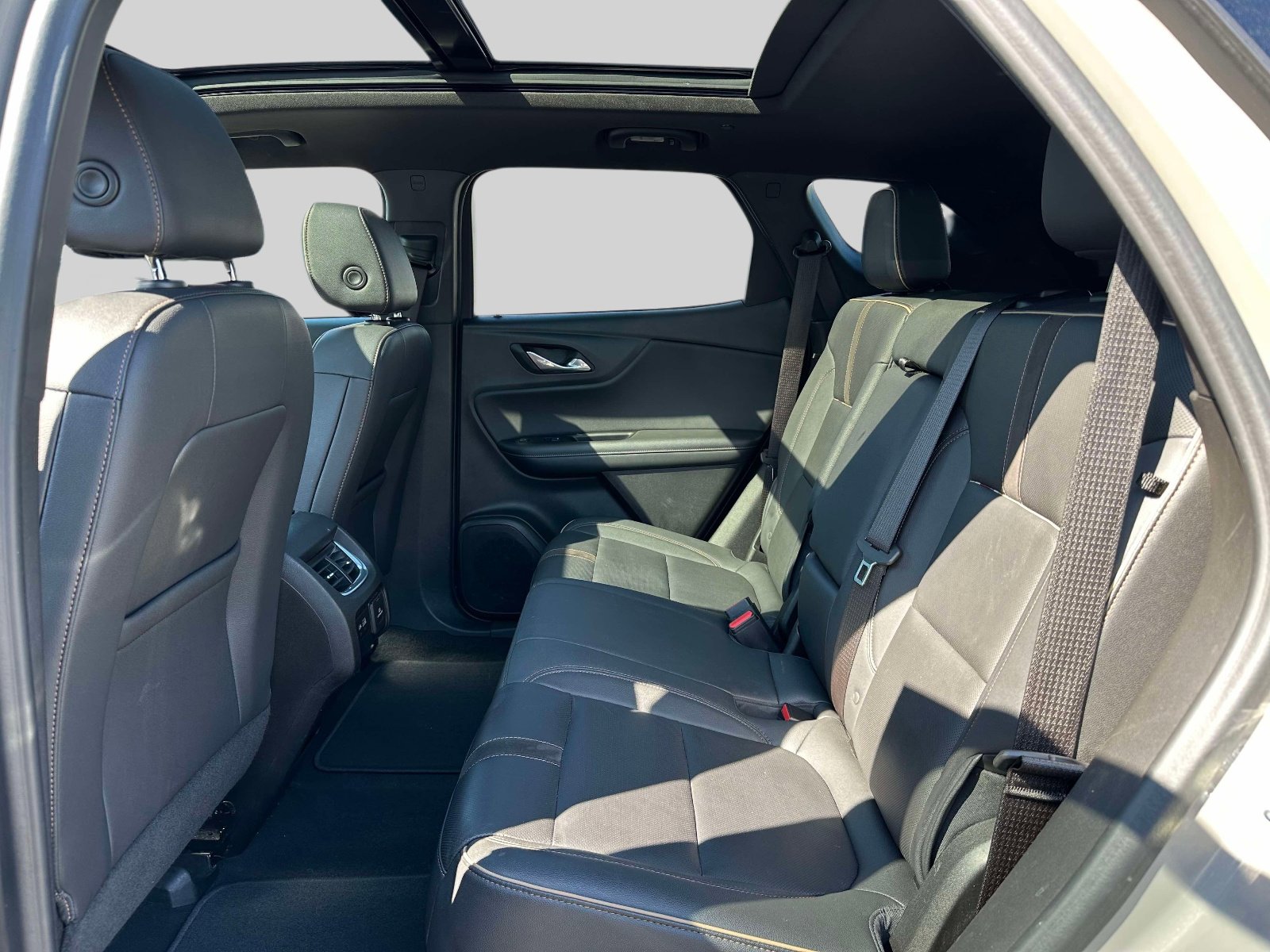 Used 2022 Chevrolet Blazer Premier w/ Enhanced Convenience Package AWD/4WD image 10