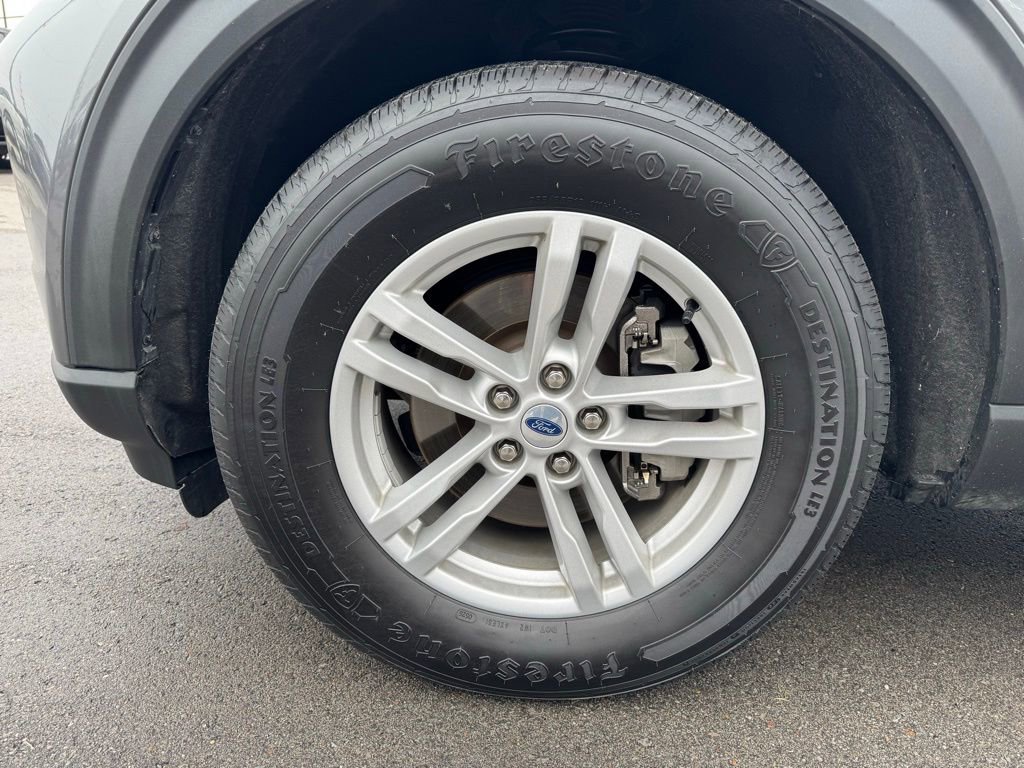 Used 2022 Ford Explorer XLT image 31