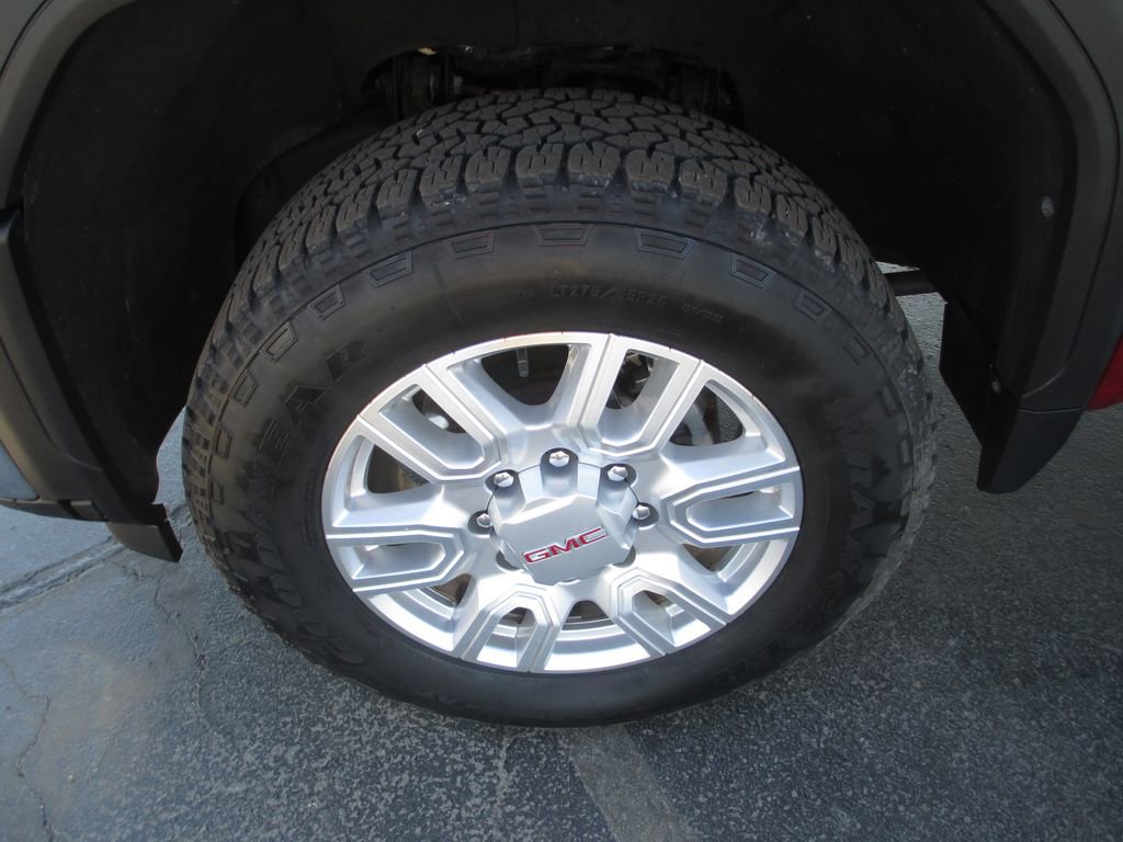 Used 2024 GMC Sierra 2500 SLT w/ SLT Premium Package image 16