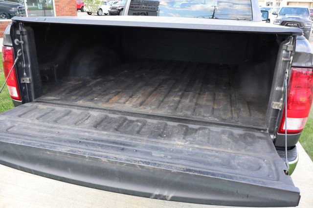 Used 2017 RAM 1500 ST w/ SXT Appearance Group AWD/4WD image 30