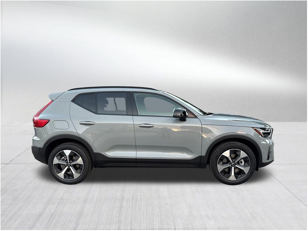 New 2026 Volvo XC40 B5 Plus w/ Protection Package Premier AWD/4WD image 4