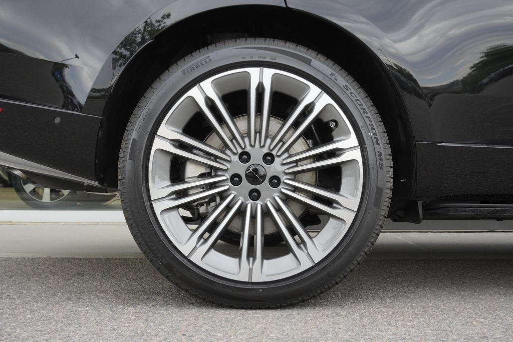 New 2026 Land Rover Range Rover Long Wheelbase SE AWD/4WD image 31