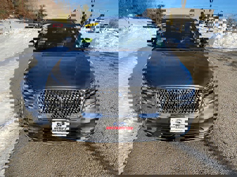 Used 2022 Lincoln Corsair AWD w/ Premium Package image 2