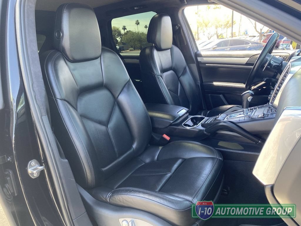 Used 2012 Porsche Cayenne Turbo AWD/4WD image 9