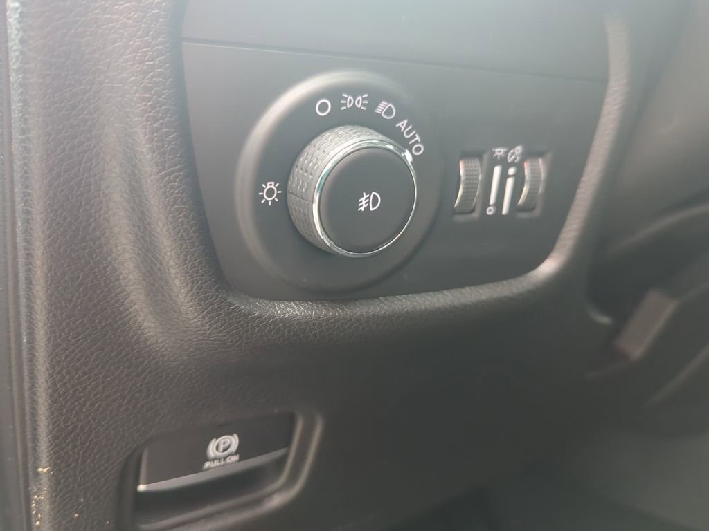 Used 2024 Jeep Grand Cherokee Limited image 37