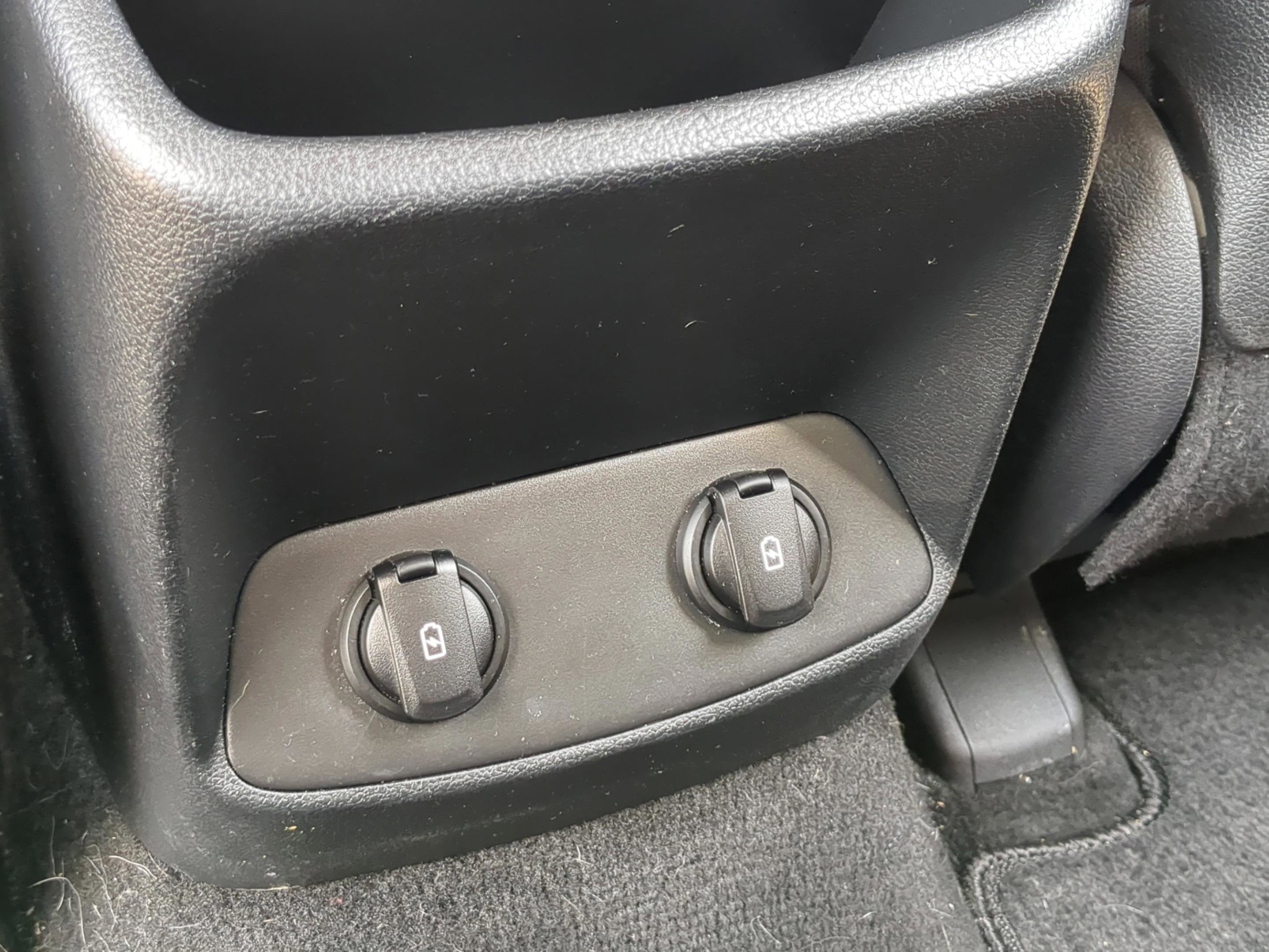 Used 2019 Hyundai Santa Fe SEL FWD image 21