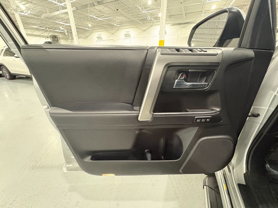 Used 2017 Toyota 4Runner Limited w/ Four Season Floor Mat Package image 38