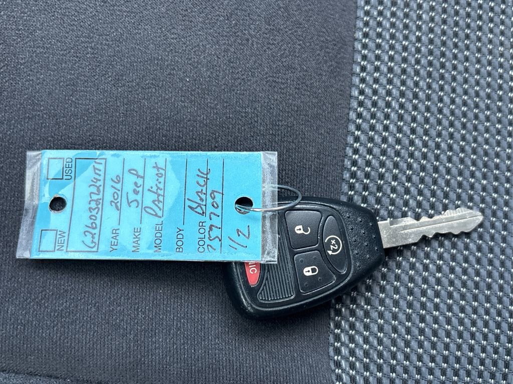 Used 2016 Jeep Patriot Latitude image 31