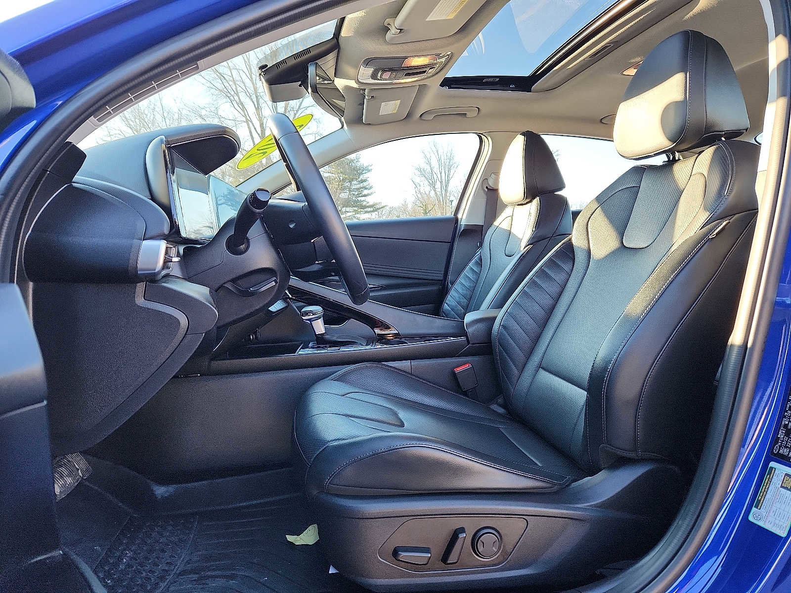 Used 2023 Hyundai Elantra Limited image 13