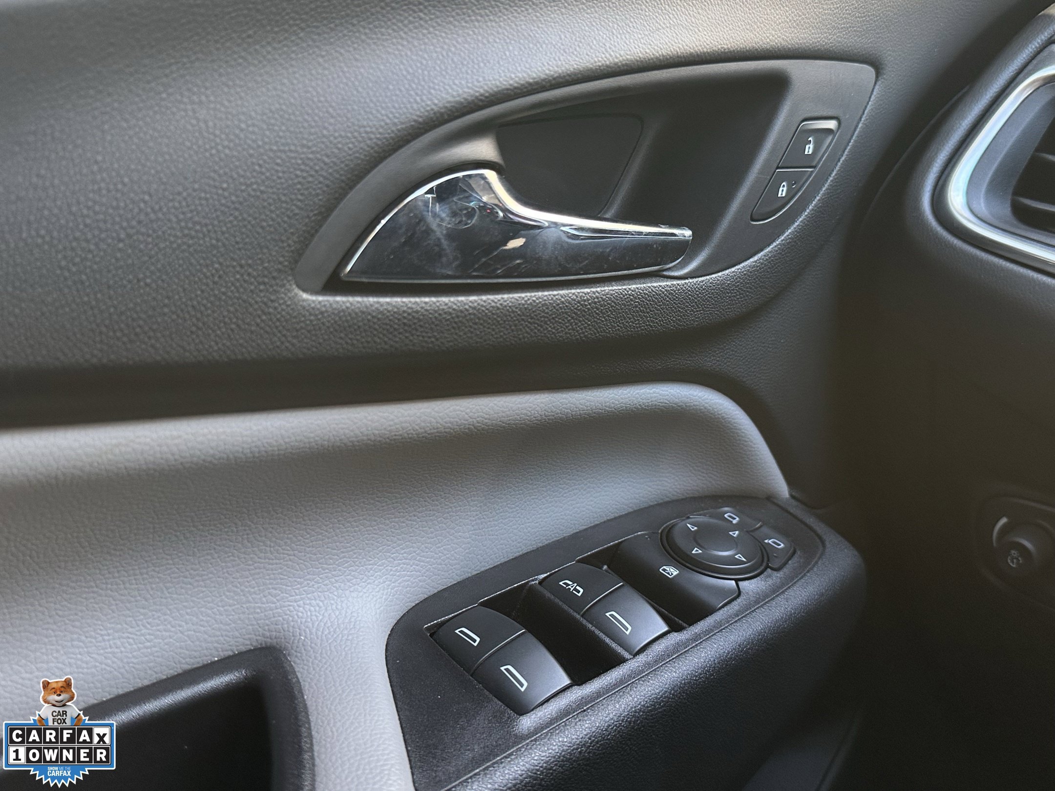 Used 2021 Chevrolet Equinox LT FWD image 13