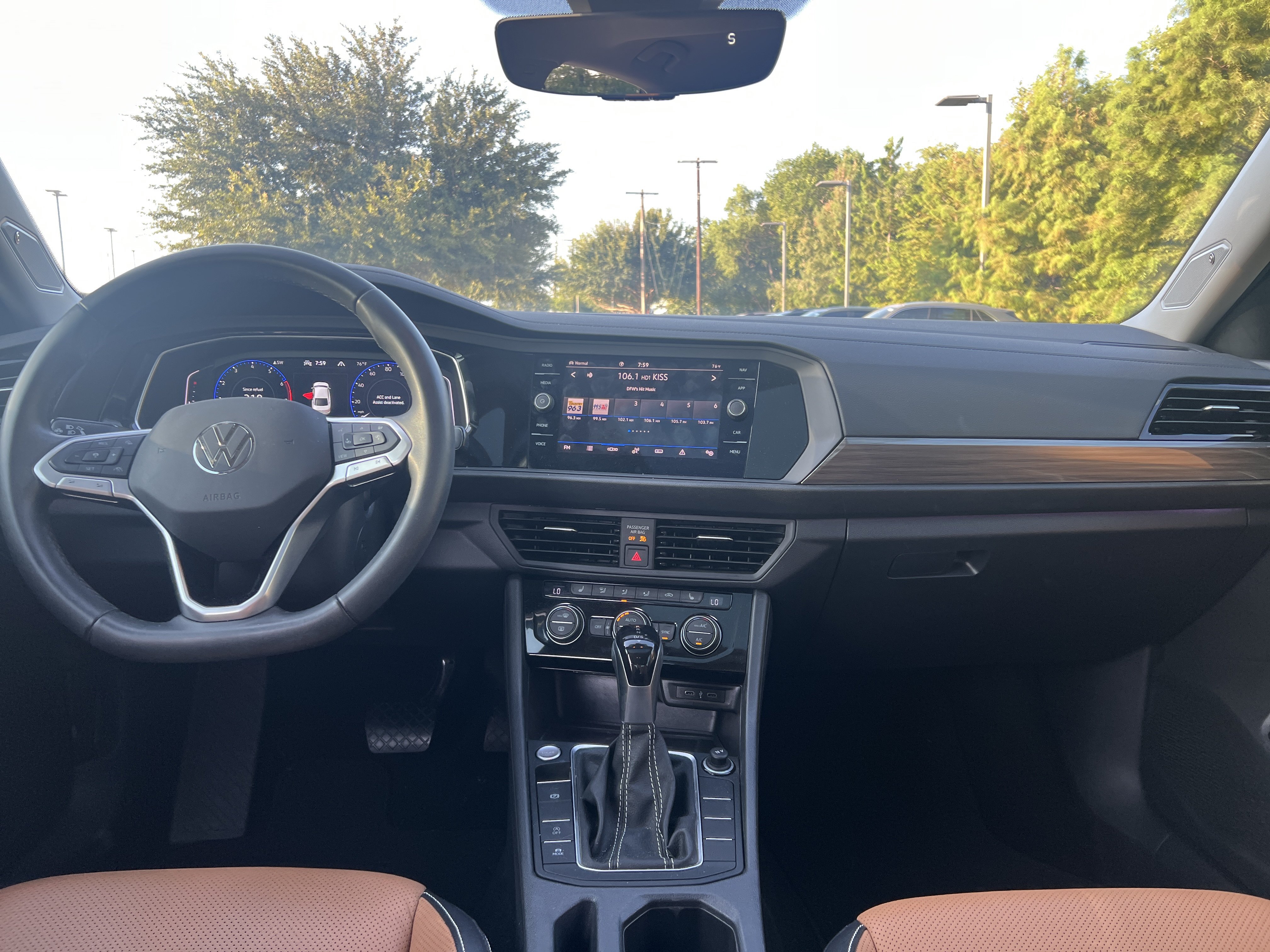 Certified 2022 Volkswagen Jetta SEL FWD image 25