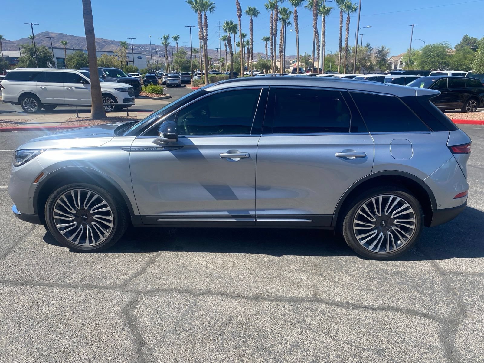 Used 2022 Lincoln Corsair Reserve w/ Elements Package AWD/4WD image 8