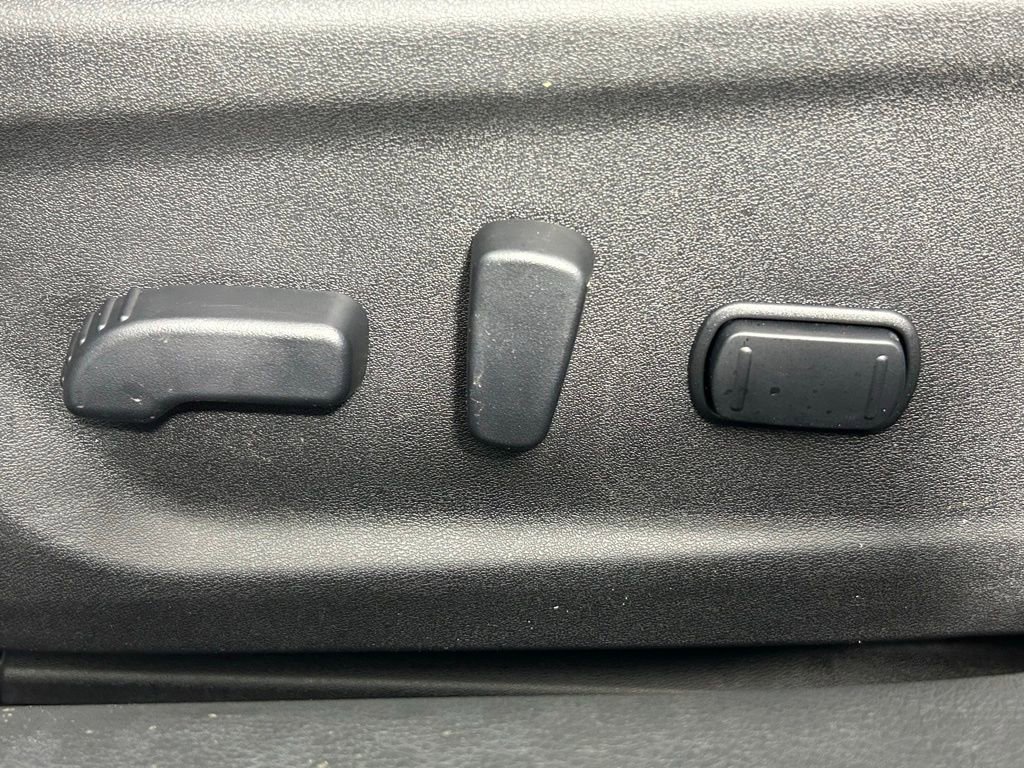 Used 2025 Nissan Altima 2.5 SL FWD image 29