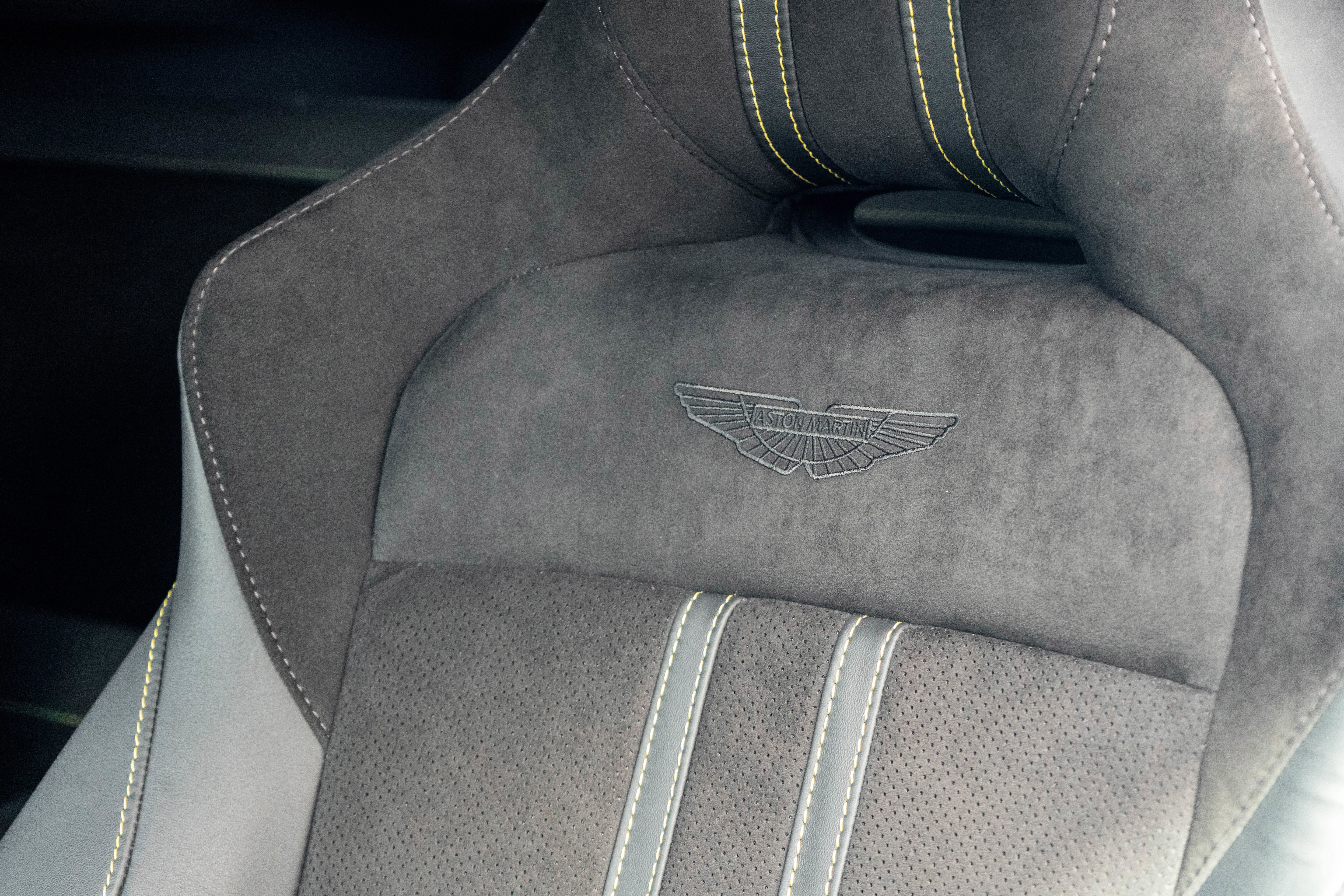 Used 2023 Aston Martin V8 Vantage Coupe image 5