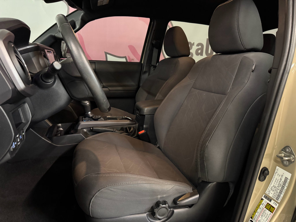 Used 2019 Toyota Tacoma TRD Sport image 17