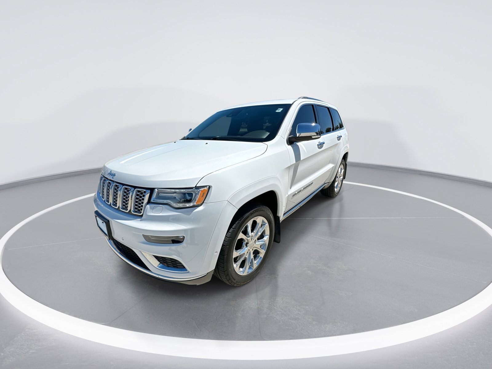 Used 2019 Jeep Grand Cherokee Summit AWD/4WD image 4