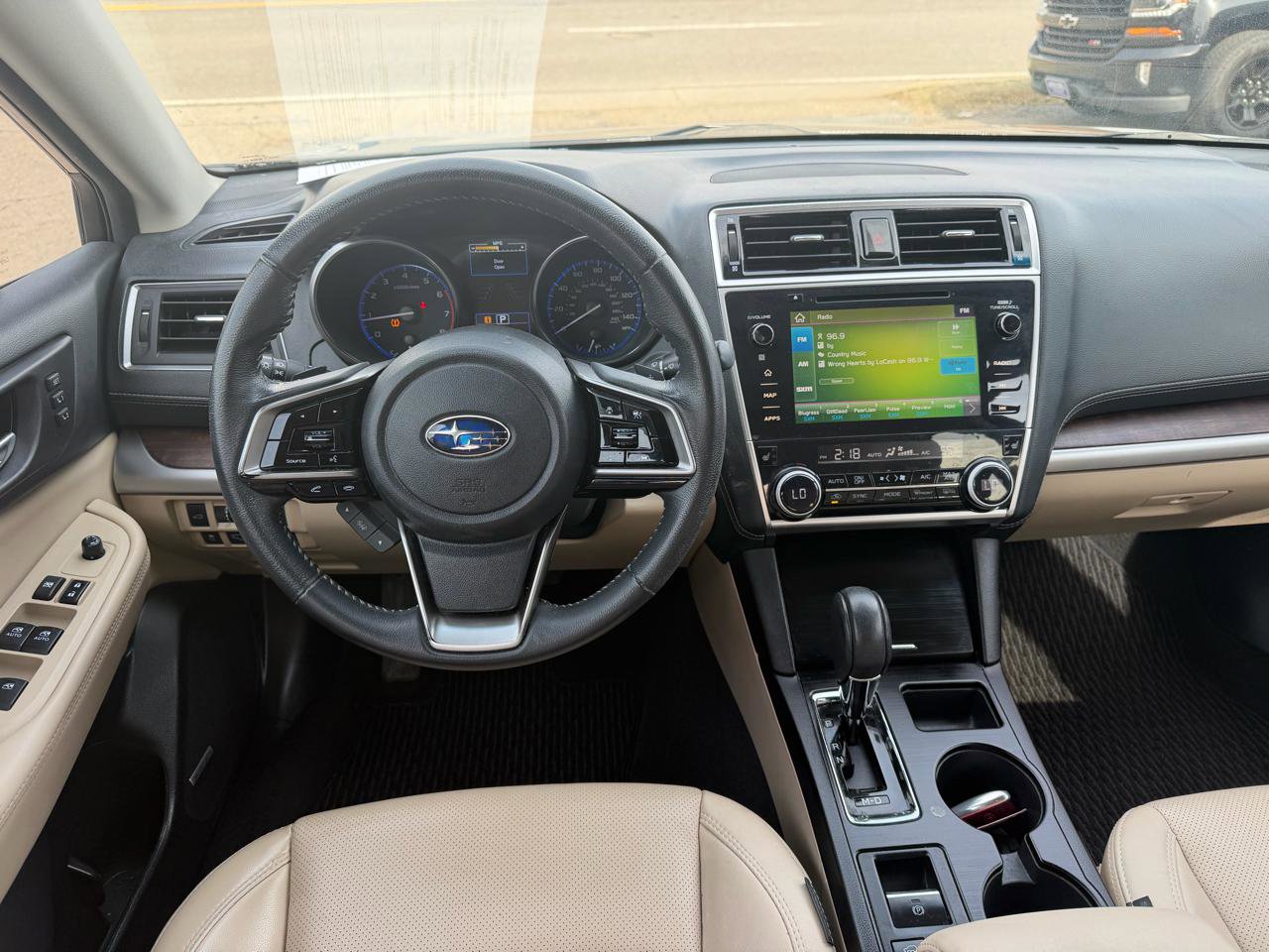 Used 2019 Subaru Outback 2.5i Limited w/ Popular Package #2 AWD/4WD image 3