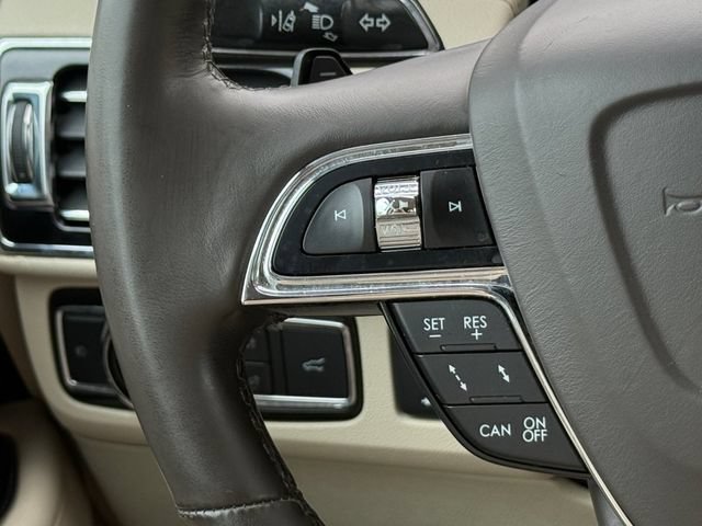 Used 2018 Lincoln Navigator Select w/ Technology Package RWD image 12