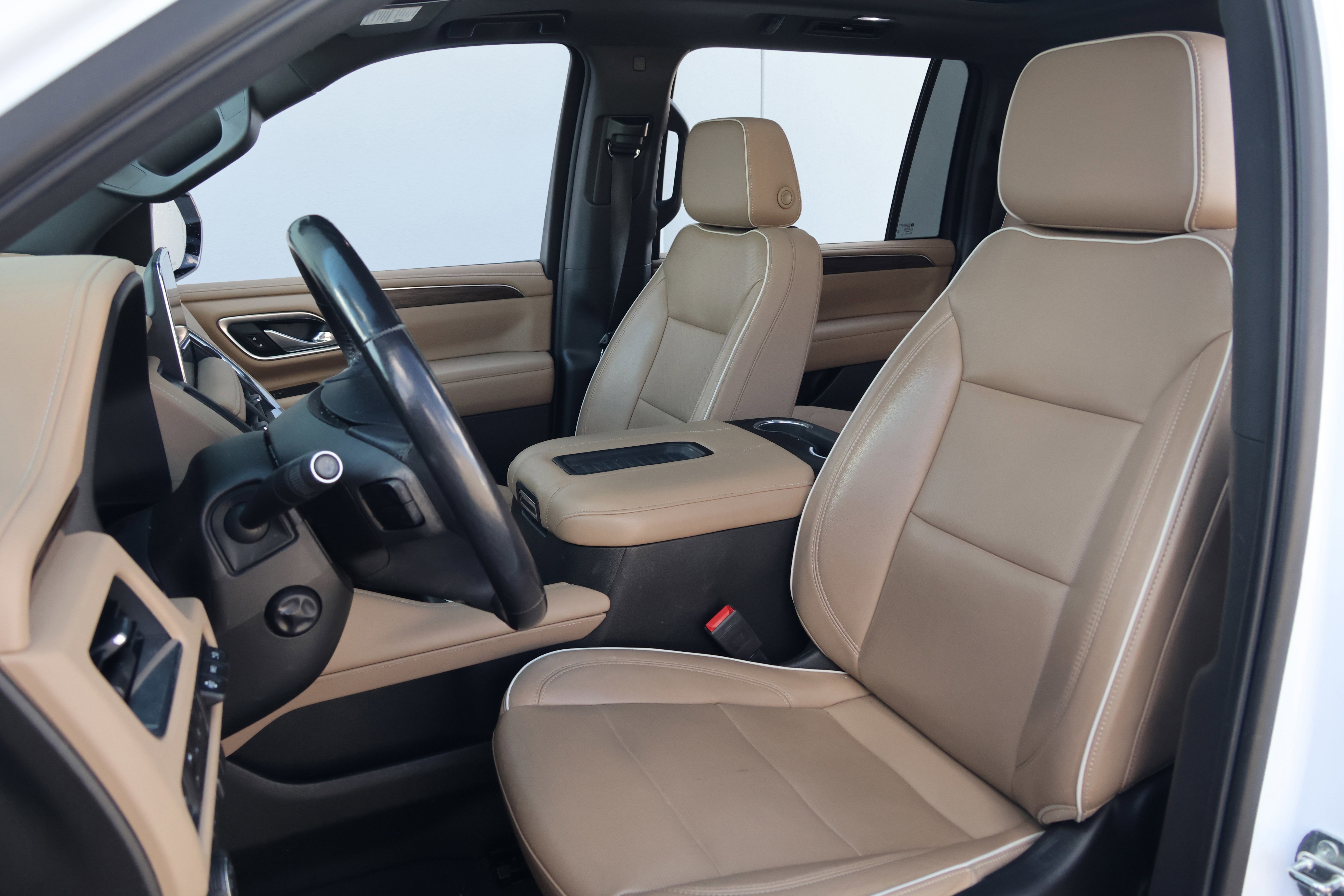 Used 2021 Chevrolet Suburban Premier w/ Premium Package image 34