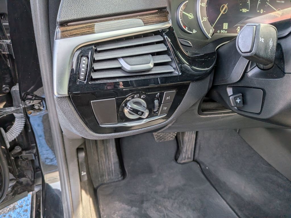 Used 2019 BMW 540i xDrive w/ Convenience Package image 17
