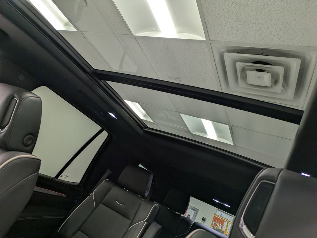 Used 2025 Cadillac Escalade Premium Luxury image 21