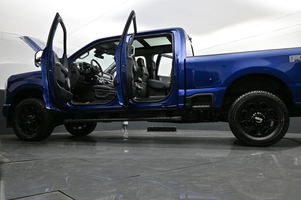 New 2026 Ford F350 Lariat w/ Black Appearance Package image 42