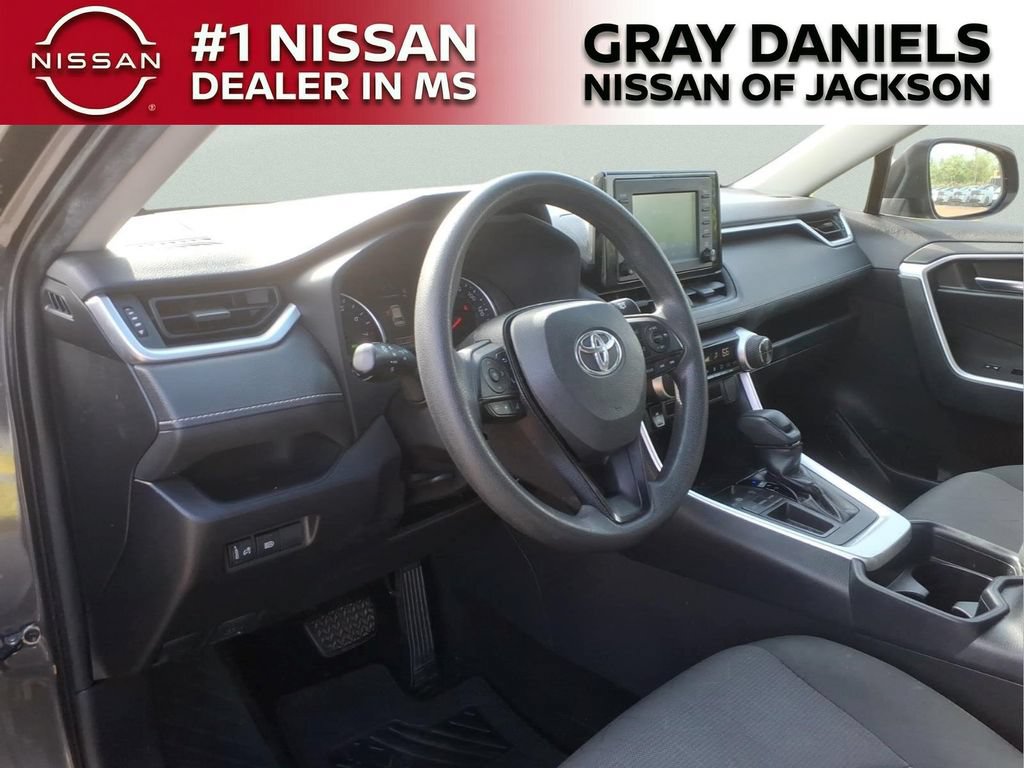 Used 2019 Toyota RAV4 XLE FWD image 10