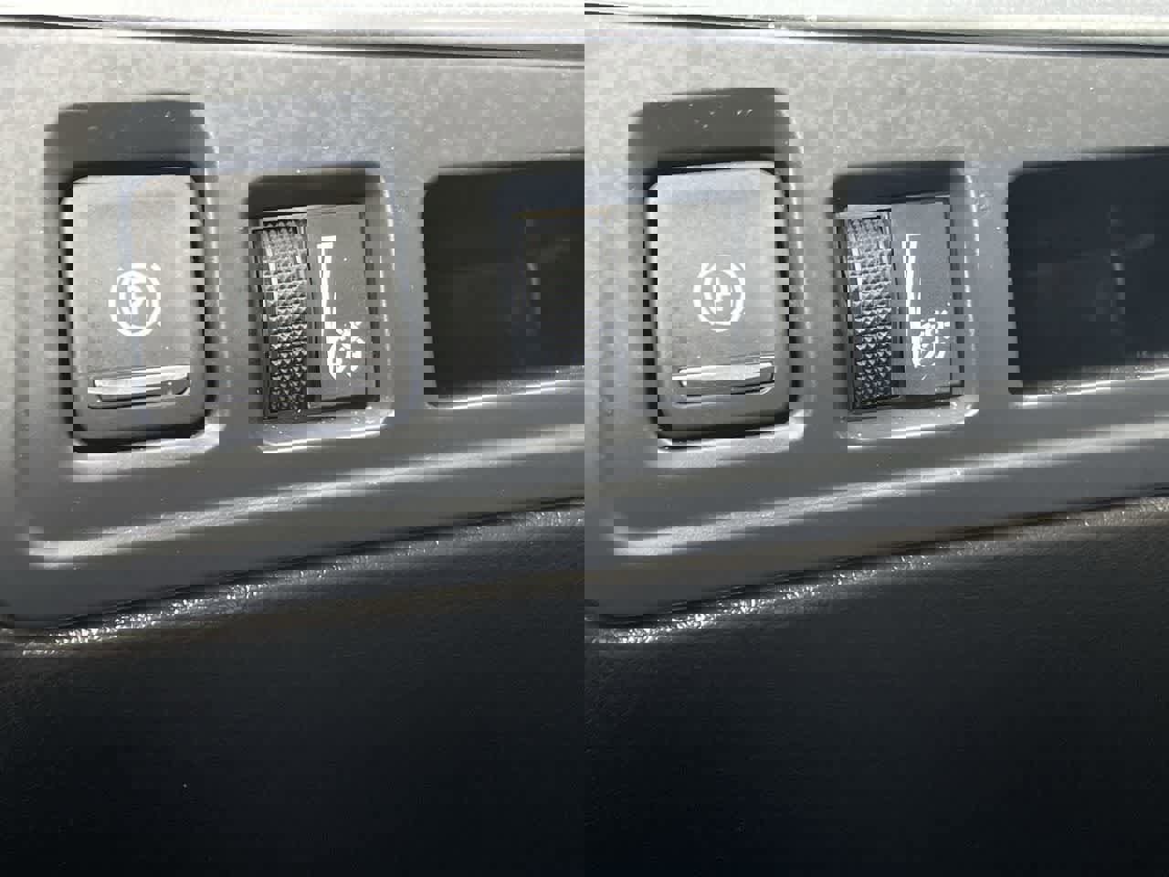 Certified 2024 Cadillac XT6 Premium Luxury w/ LPO, Floor Liner Package image 32