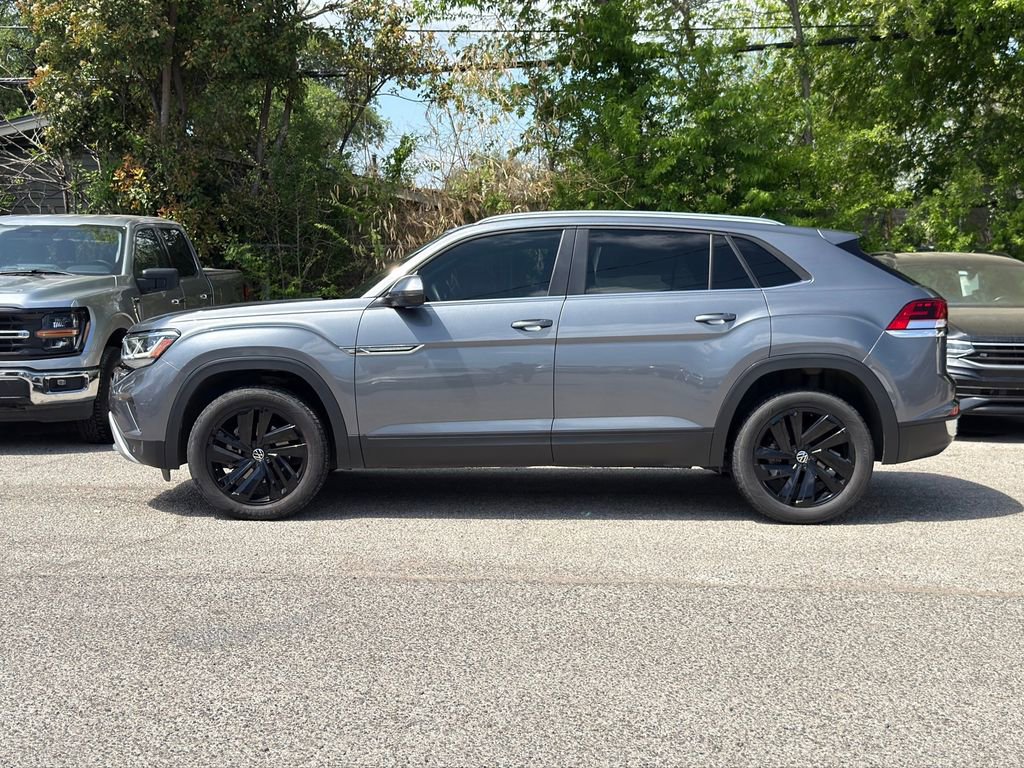 Used 2023 Volkswagen Atlas Cross Sport SE w/ Black Wheel Package image 5