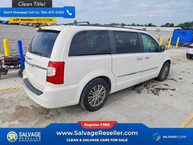 Used 2013 Chrysler Town & Country Touring-L w/ Driver Convenience Group FWD image 4
