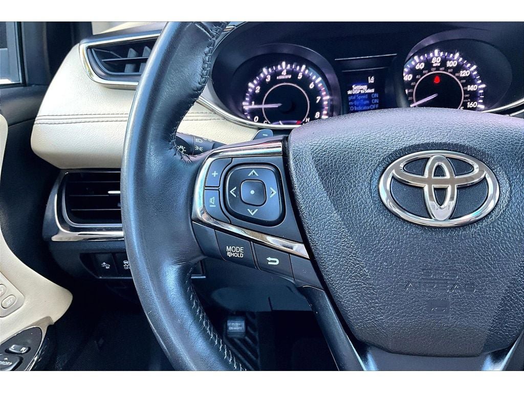Used 2016 Toyota Avalon Limited w/ Toyota Safety Sense Package FWD image 21