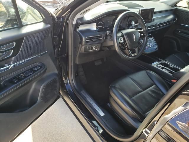 Used 2022 Lincoln Corsair AWD w/ Premium Package image 13