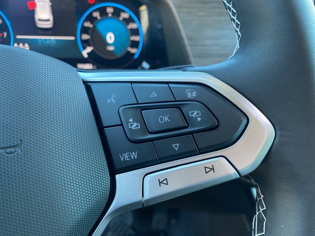 Used 2025 Volkswagen Atlas SEL image 15