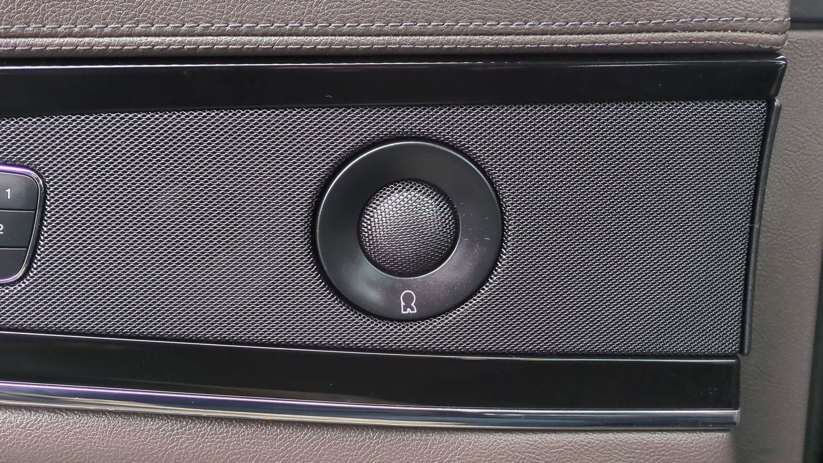 Used 2022 Lincoln Nautilus Reserve image 36