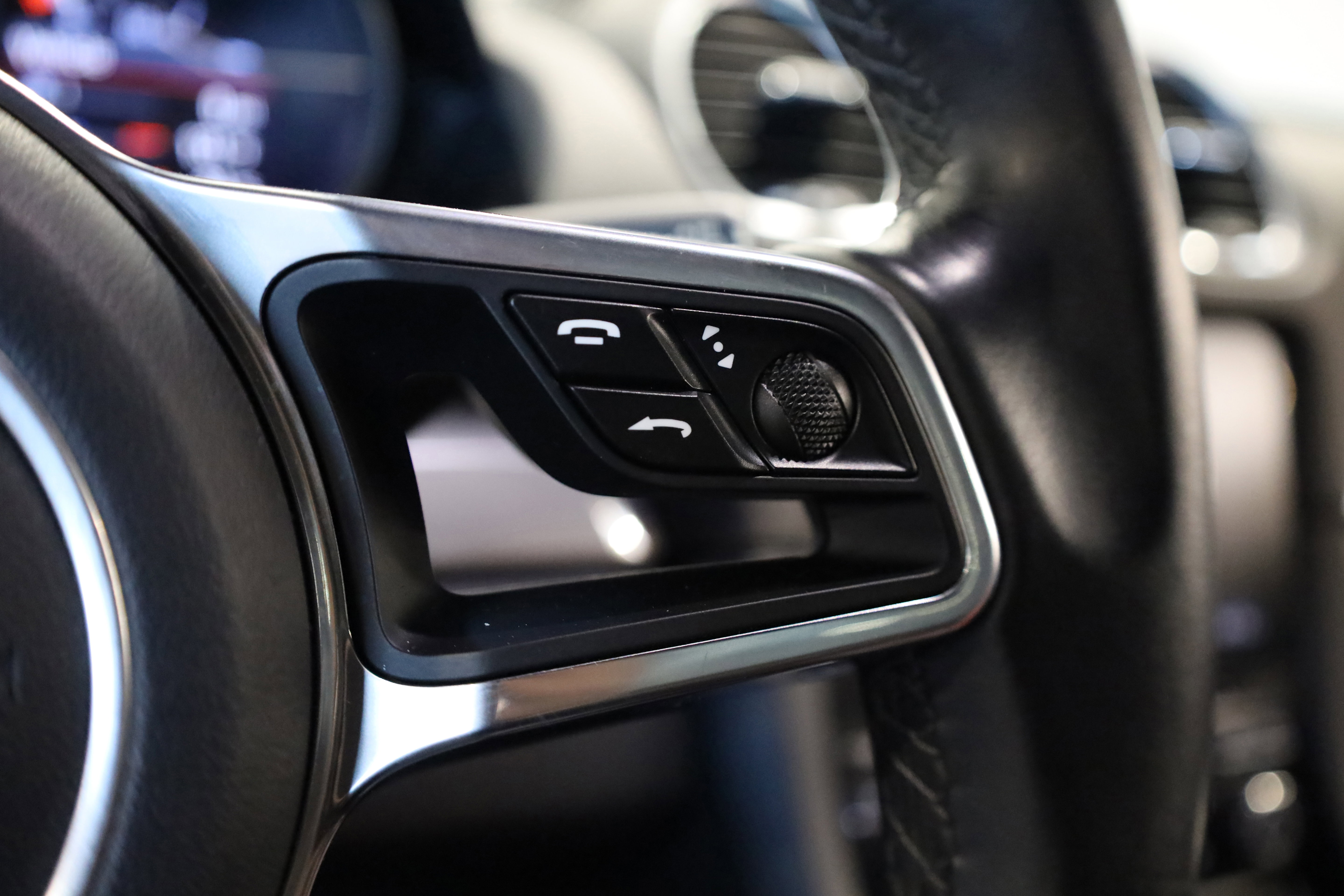 Used 2018 Porsche 718 Cayman S image 26