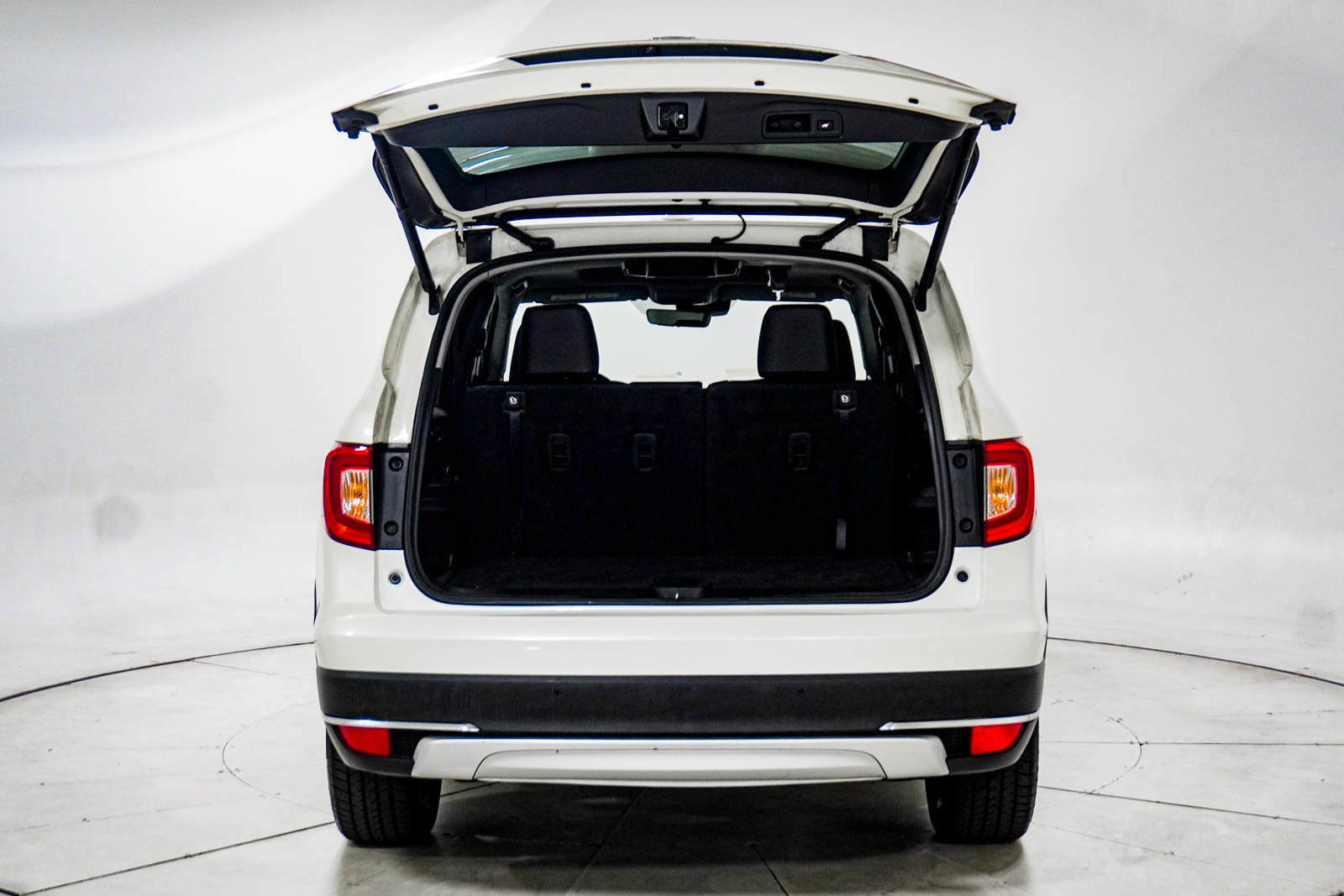 Used 2019 Honda Pilot Touring image 8