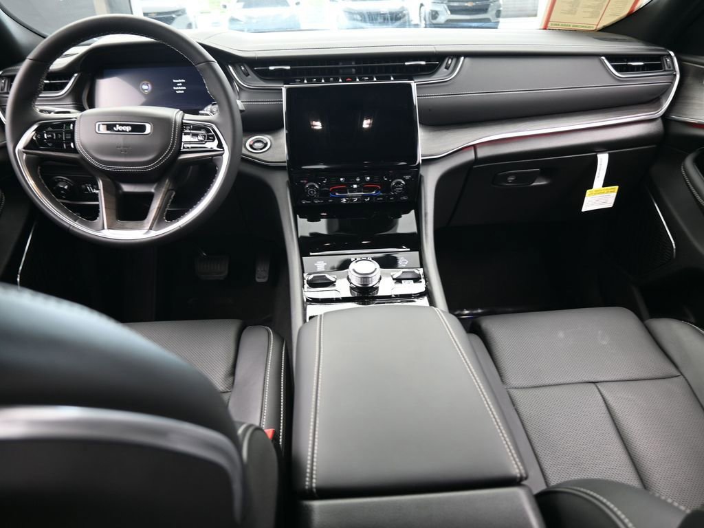 Used 2024 Jeep Grand Cherokee Overland w/ Luxury Tech Group IV image 43