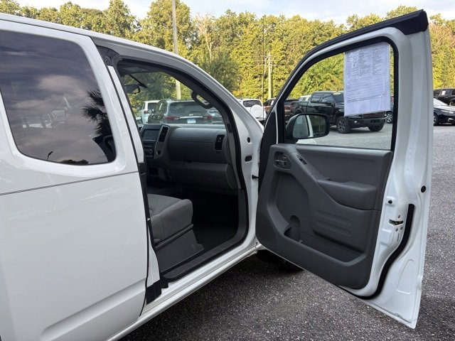 Used 2020 Nissan Frontier S image 28