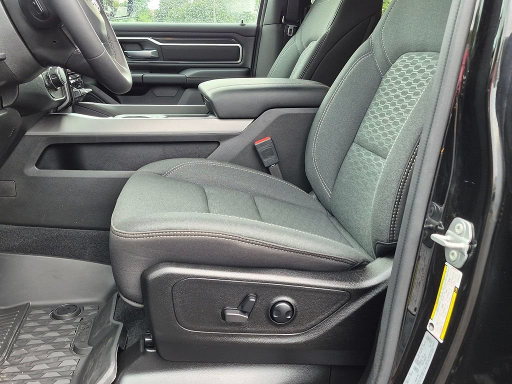 Used 2025 RAM 1500 Big Horn AWD/4WD image 10