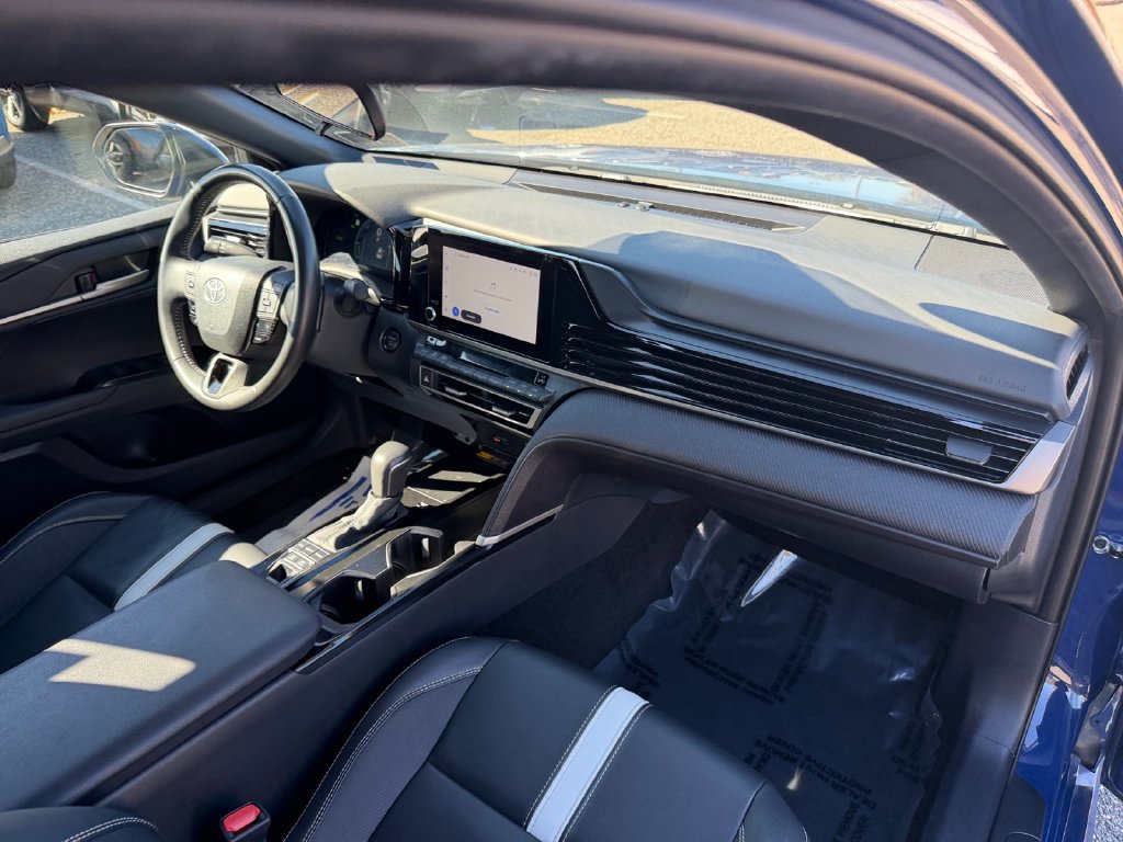 Used 2025 Toyota Camry SE FWD image 16