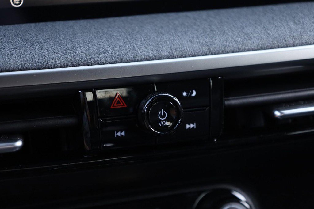 New 2026 Nissan Kicks SV image 13