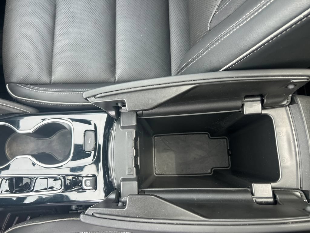 Used 2021 Buick Envision Essence w/ Technology Package I FWD image 30