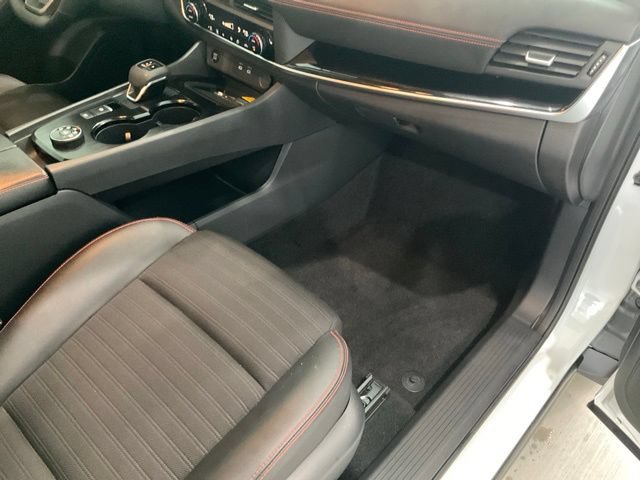 Used 2025 Nissan Rogue SV AWD/4WD image 23