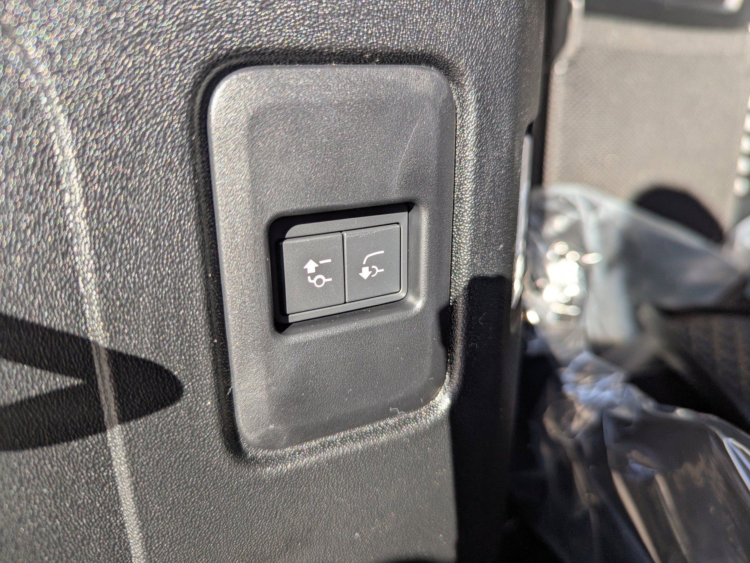 New 2026 Land Rover Defender 110 S image 12