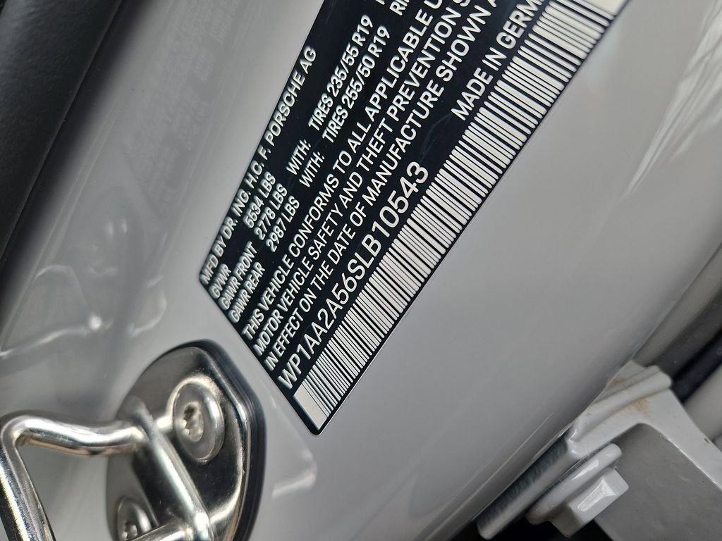 Certified 2025 Porsche Macan image 15