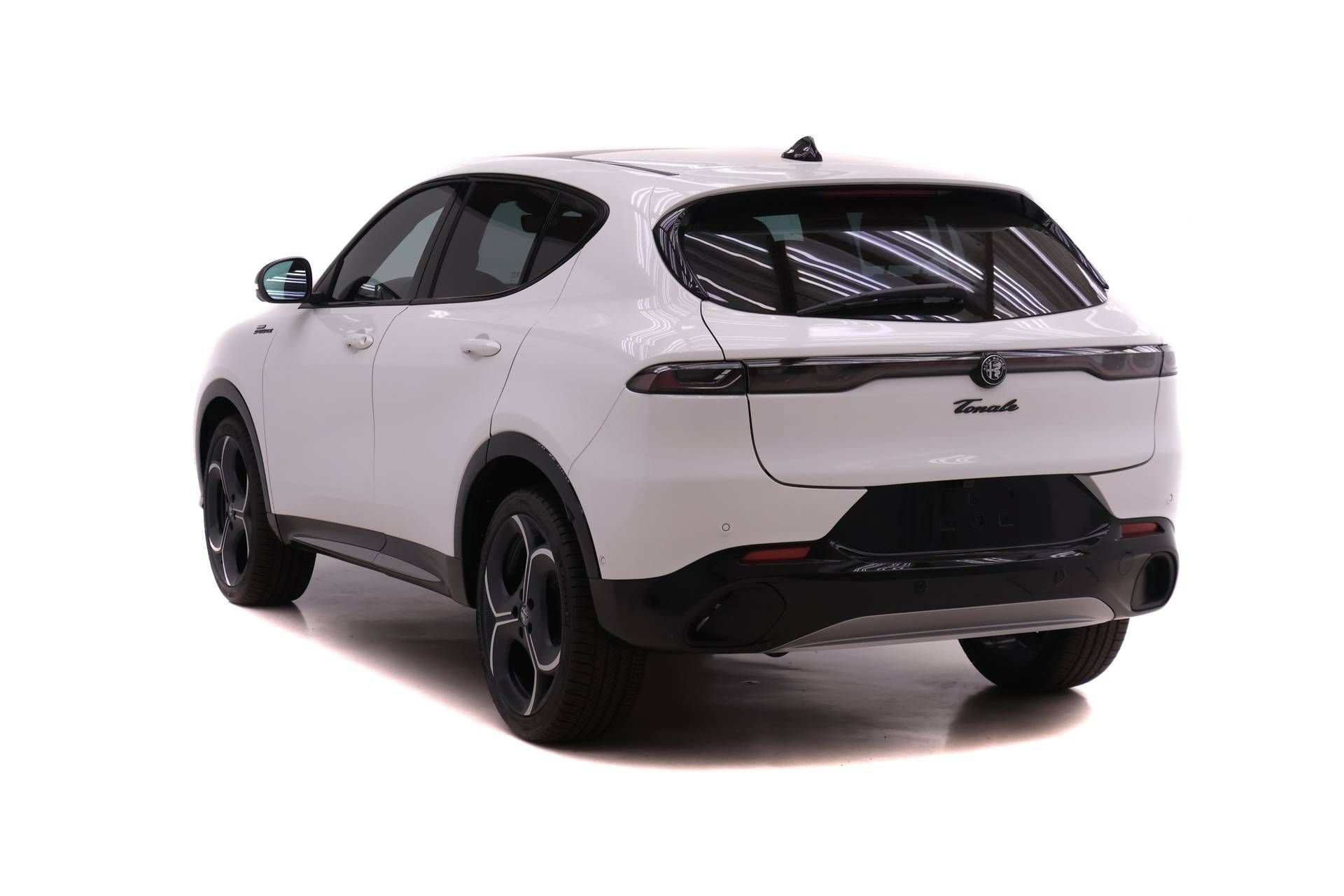 New 2026 Alfa Romeo Tonale w/ Active Assist Package AWD/4WD image 5