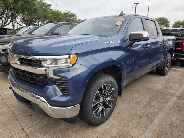 Used 2024 Chevrolet Silverado 1500 LT AWD/4WD image 3