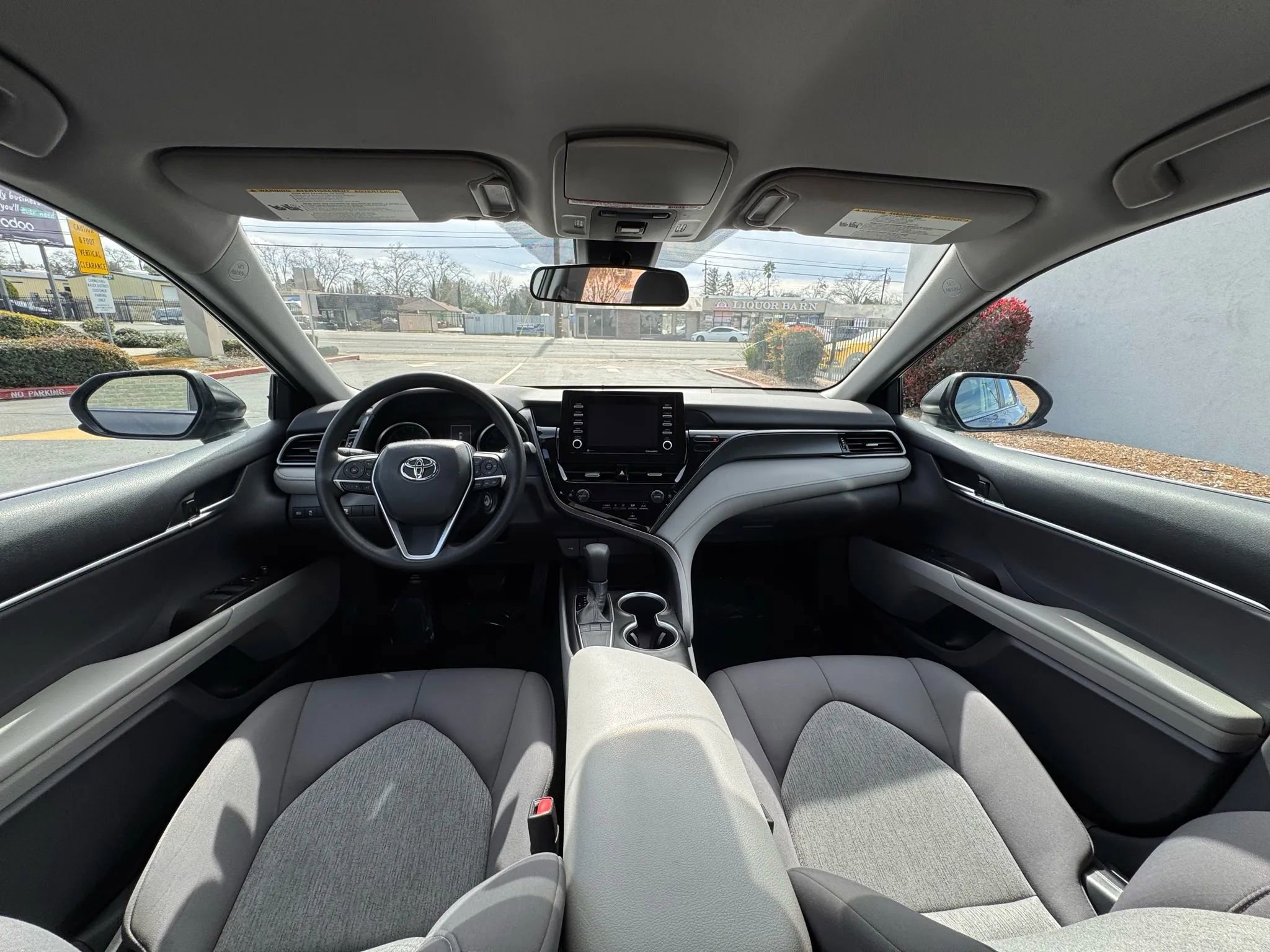 Used 2022 Toyota Camry LE image 18